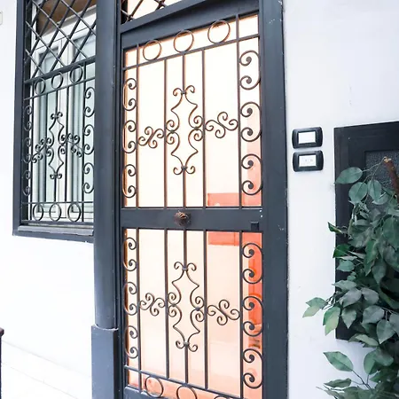 Guesthost - Chiaia Sea View Gem Lägenhet Neapel