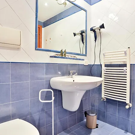 דירה Chiaia Sea View Gem נאפולי