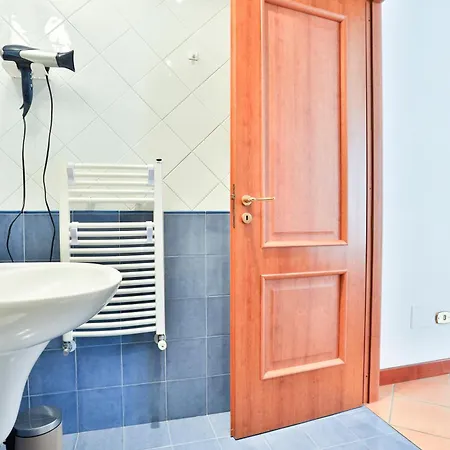Апартаменты Chiaia Sea View Gem